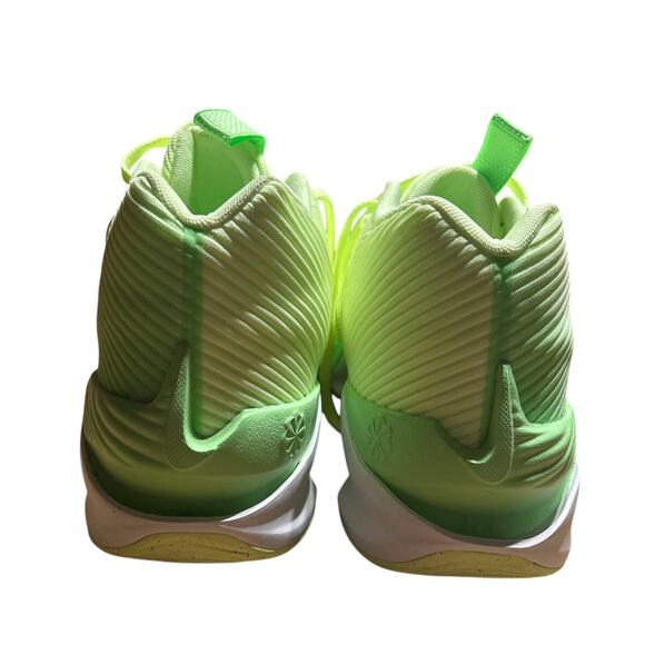 NWT Nike GT Jump Academy basketball shoes Barely Volt size 11.5 main image 4